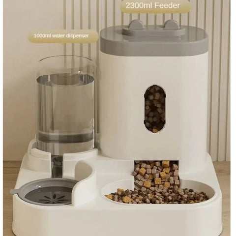 Pet feeder